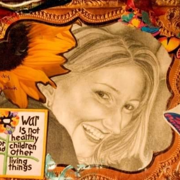 Meet your Posher, Tara - Picture 2 of 3